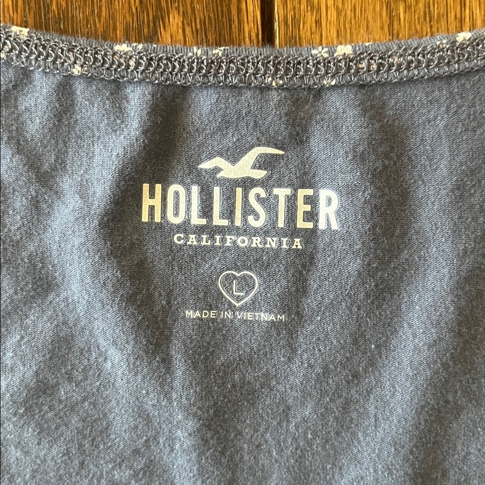 Hollister Navy Floral Crop Top - Picture 9 of 11